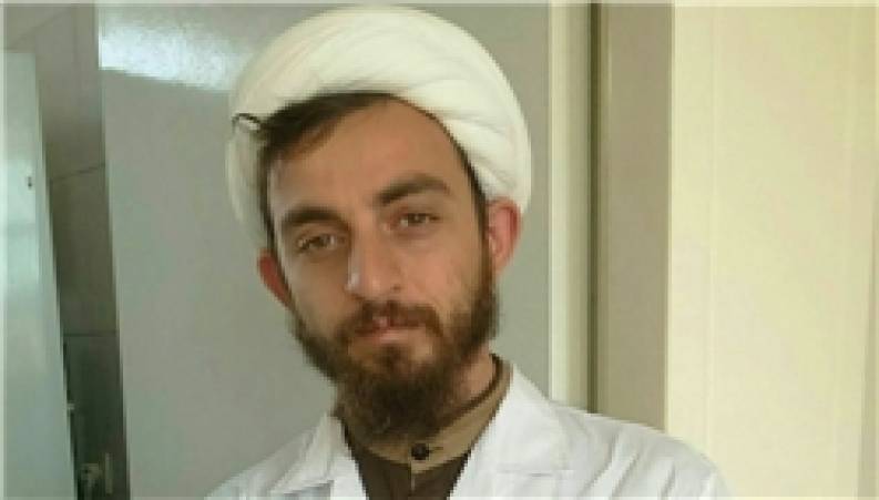 پوشش متفاوت زیرقبای روحانی در برنامه ی تلوزیونی