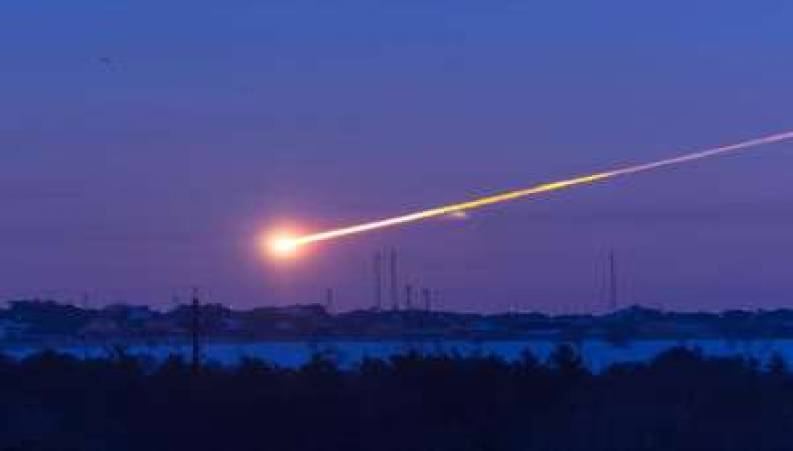 برخورد شهاب سنگ بازمین در 7شهریور ماه 