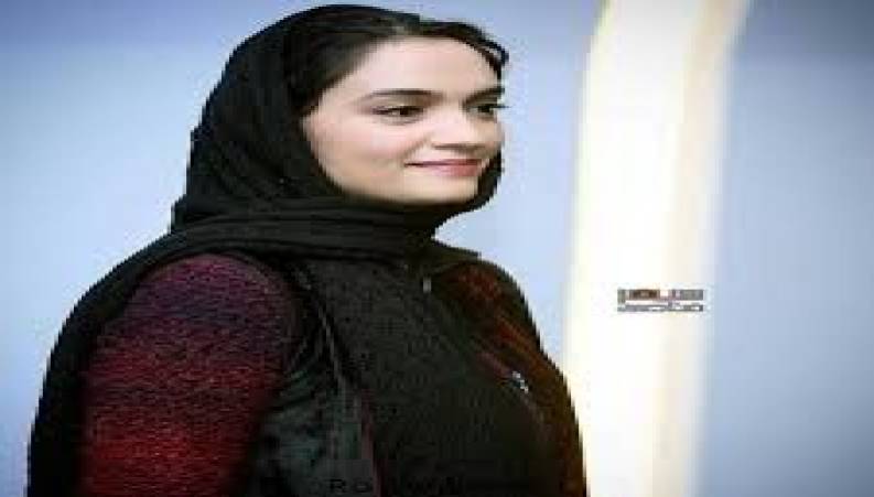 میترا حجار و چسب روسری