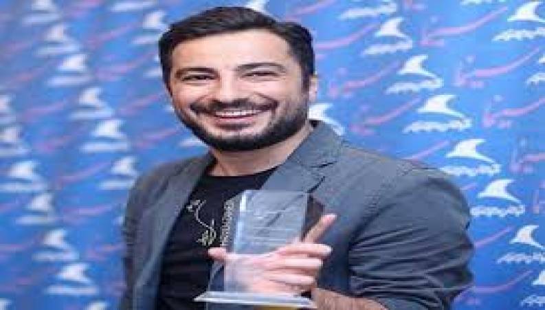 آغوش کشیدن آقای بازیگر توسط دختری زیبا