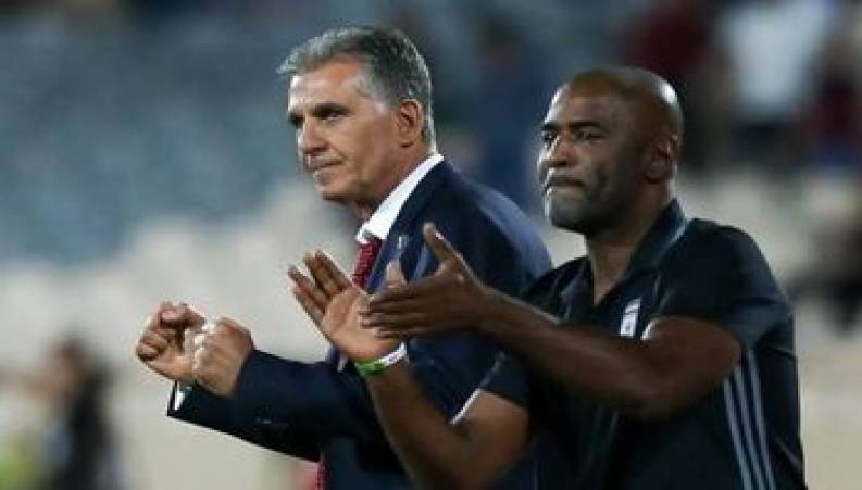 درگیری شدید مربیان تیم ملی با خبرنگار در هنگام سوار شدن اتوبوس 