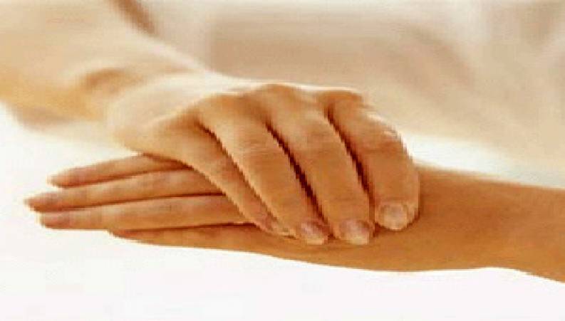 سردی دست ها و پاها نشانه ی چیست؟