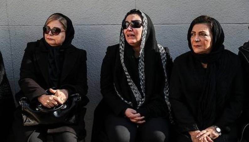 صحبت های دردناک زیبابروفه در مراسم خاکسپاری همسرش