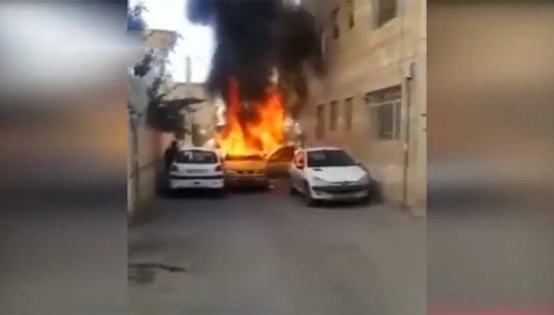 آتش گرفتن یک تاکسی در شیراز