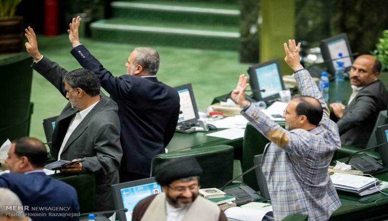 حرف های جنجالی نماینده ی مجلس در مورد سفره های مردم