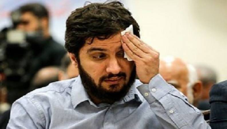 حضور هادی رضوی متهم پرونده بانک سرمایه در کافی‌ شاپ