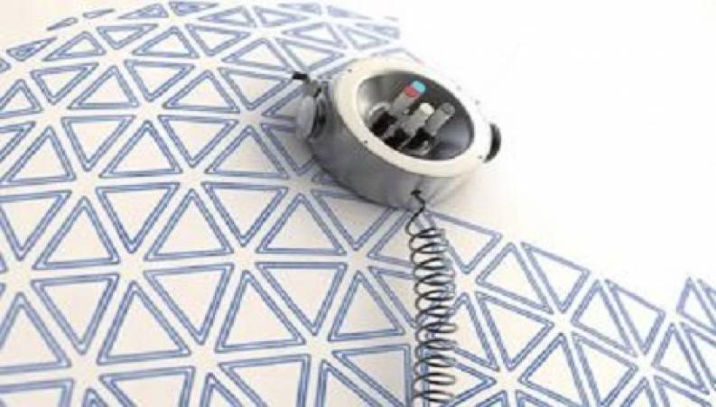 طراحی رباتی که نقاشی می کشد