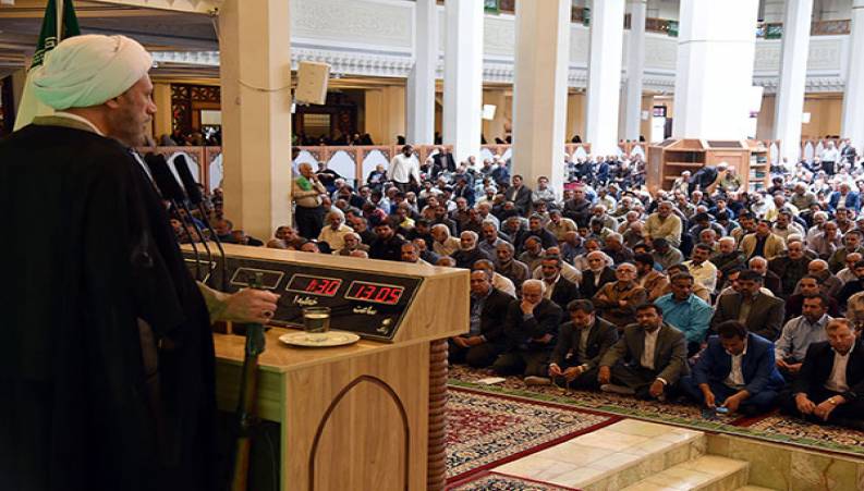 امام جمعه شیراز میگن من شکل ( سعدی ) هستم ببینید