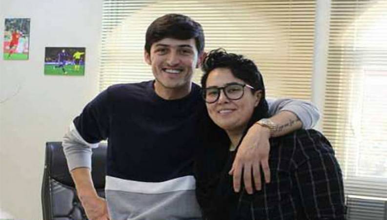 هدیه لاکچری خواهر سردار آزمون به برادرش