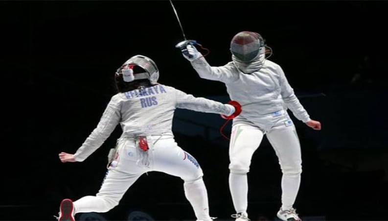 شمشیر بازی جذاب 2 دختر در برنامه تلویزیونی