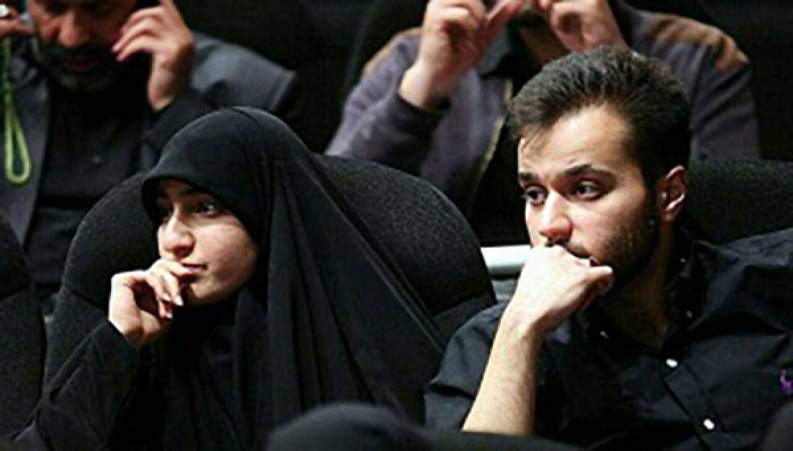 فرزندان شهید قاسم سلیمانی در راهپیمایی ۲۲ بهمن 