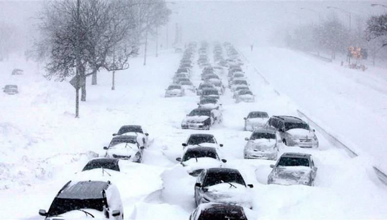 هیولای برف روبی | ببینید چطور برف ها را درو می کند 12 تن یک ساعت