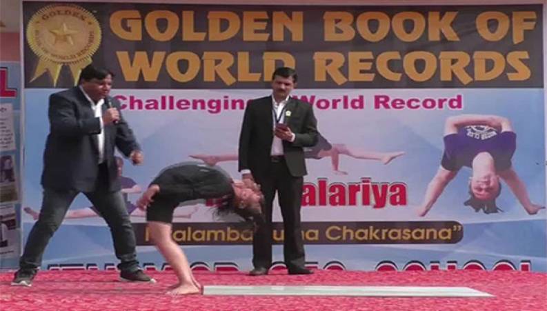 رکوردشکنی در سخت‌ترین حرکت یوگا توسط یک دختر 