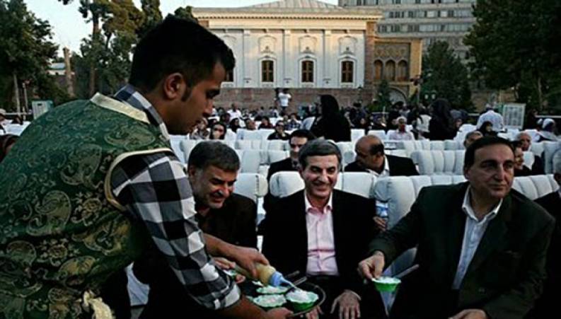 میتینگ انتخاباتی کاندیدای زن به صرف سخنرانی و شام در رستوران لاکچری