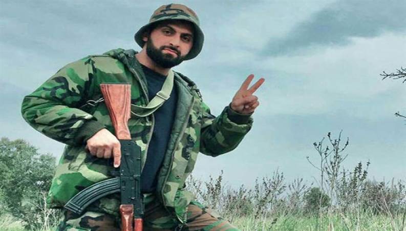 لحظاتی دیدنی از بی‌تابی‌ دختر شهید بافنده در آغوش سپهبد سلیمانی