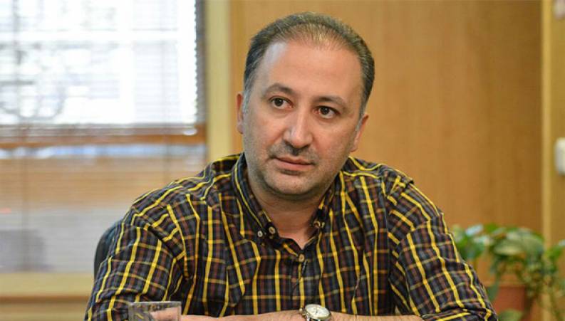 کنایه محمد دلاوری به تبلیغ کروناییِ بهنوش بختیاری