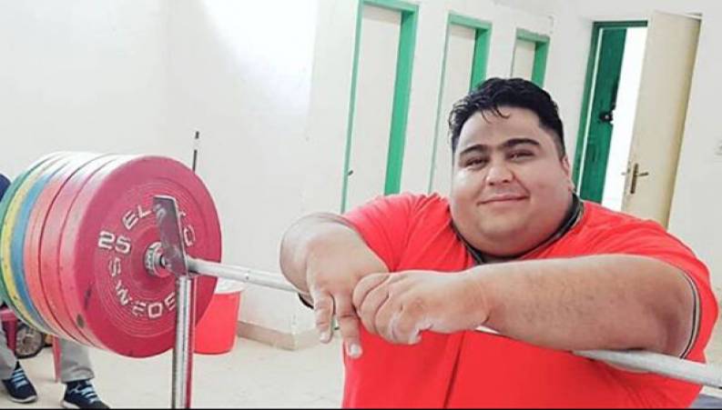 هدیه ای که سیامند رحمان از رهبری گرفت 