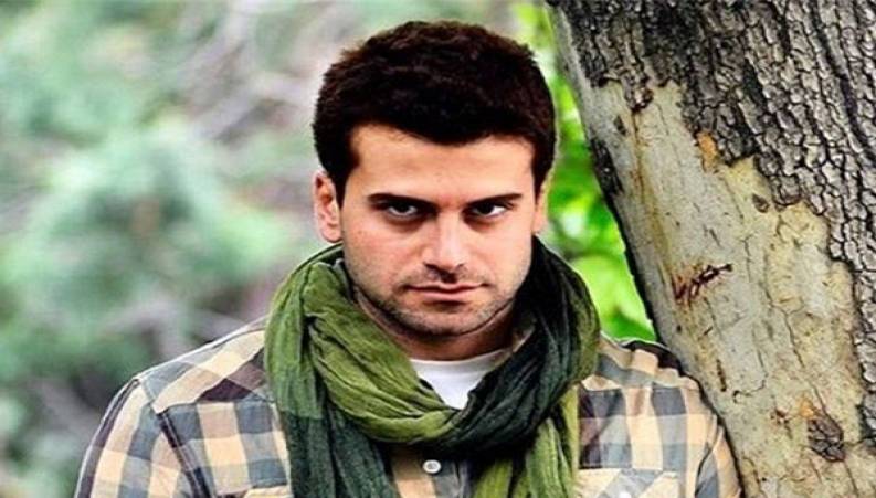 لایو روزبه حصاری و  سلمان فرخنده در ماشین لاکچری شان