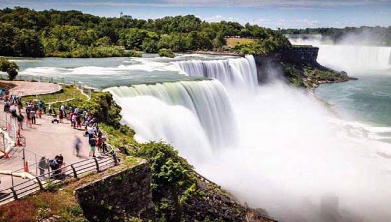 ویدیو جالب از یخ زدن آبشار بزرگ نیاگار از سرما