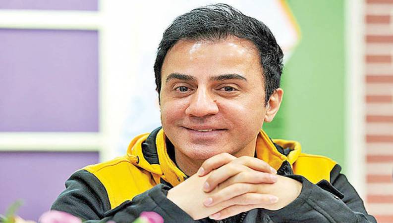 گفتگو داریوش فرضیایی با زن دستفروش در بازار بزرگ تهران