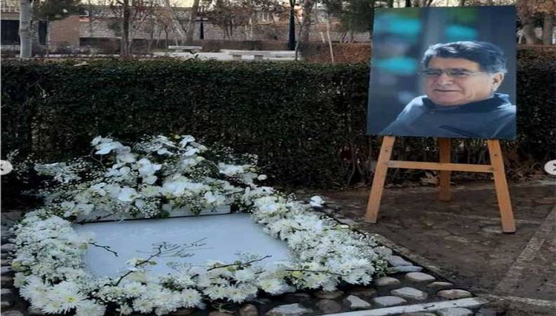 سال تحویل خانواده شجریان در نوروز 1400 بر سر مزار پدرشان