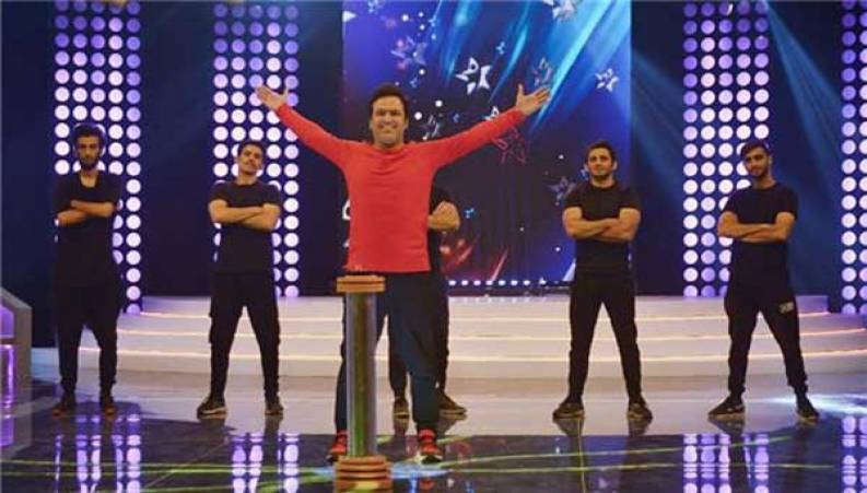 جشن تولد جالب برای پسر جوانی که تاریخ تولد ندارد