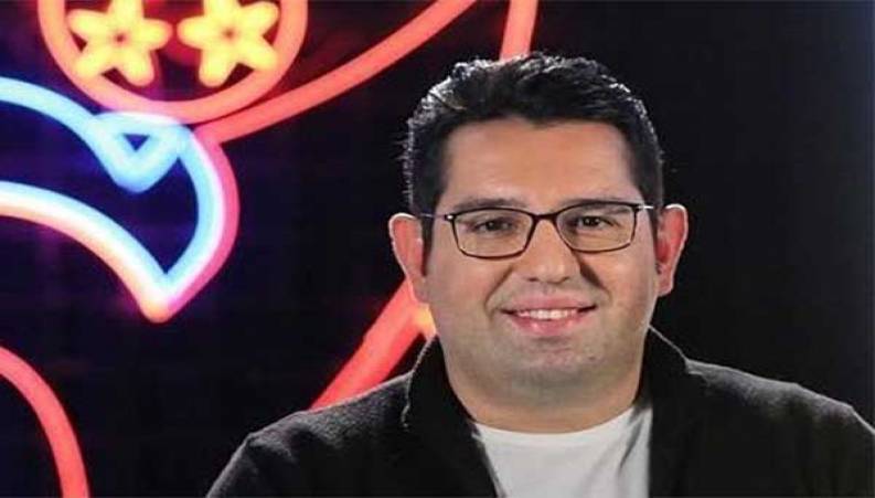 محمدرضا احمدی مجری از نحوه آشنایی با همسر شناگرش می گوید