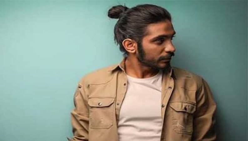  تیزر تصویری آهنگ زیبای کسری زاهدی به نام رز مشکی 