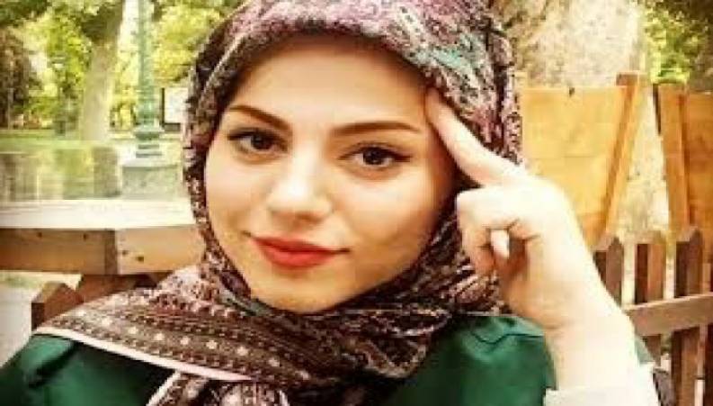 حمایت محیا اسناوندی از حمید صفت در برنامه زنده تلویزیون