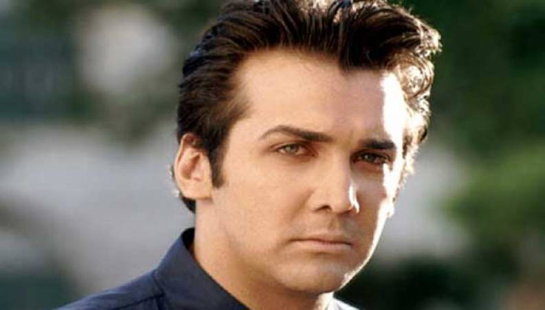 جشن عجیب مرخص شدن حسام نواب‌صفوی از آی‌سی‌یو