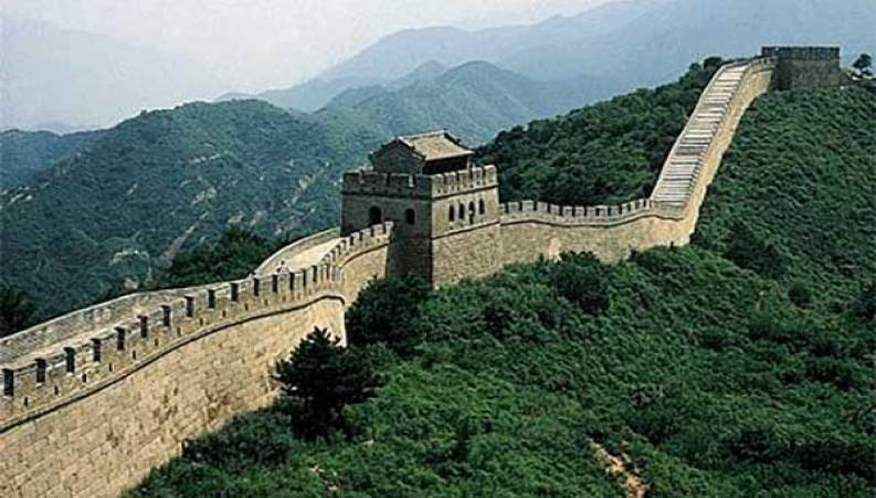 رژه میلیونی روی دیوار بزرگ/ چینی‌ها دیگه کرونا نمی‌گیرند!