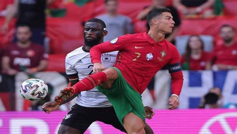 حرکت نمایشی رونالدو در مسابقه فوتبال مقابل آلمان جنجالی شد