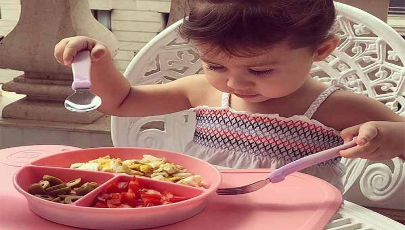 غذا خوردن با ناز و ادا نبات دختر شاهرخ استخری 