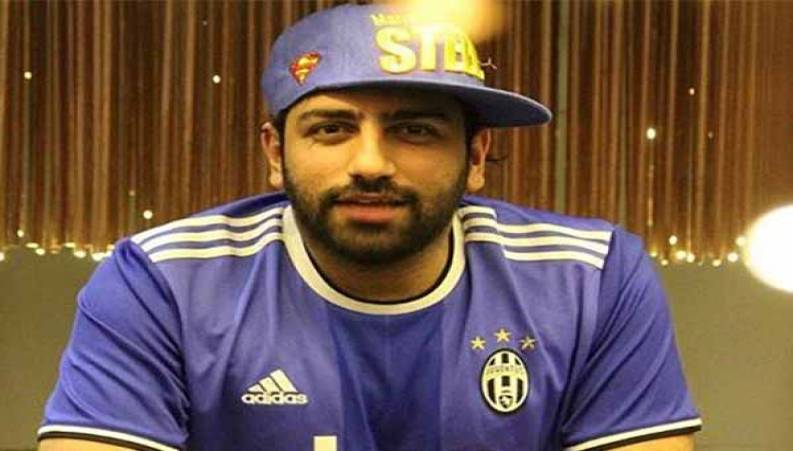  کری‌خوانی جنجالی مجری استقلالی برای پرسپولیسی‌ها