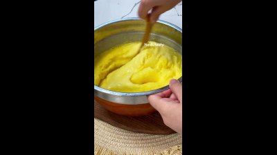 بستنی سنتی زعفرونی خونگی که البته همه فکر میکنند از بیرون خریدی