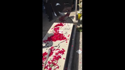 مراسم چهلم اکبر عبدی؛ هنرمندان در غیاب یک ستاره گرد هم آمدند + ویدیو