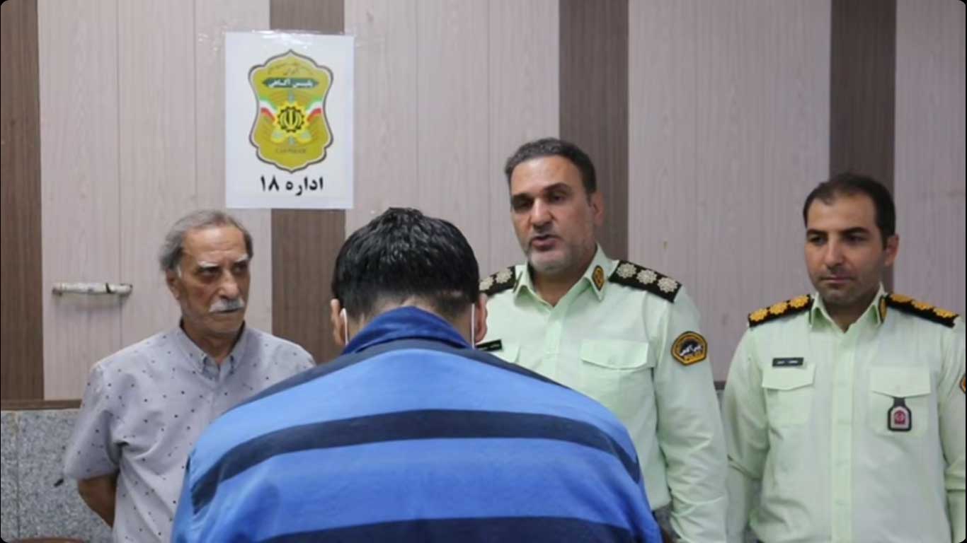 سیاوش طهمورث گفت که موبایل او را در خیابان سرقت کرده‌اند
