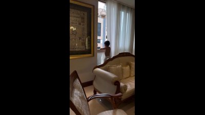 دعای معصومانه پسر ۴ ساله ستاره سادات قطبی برای پایان جنگ / خدایا جنگ نشه