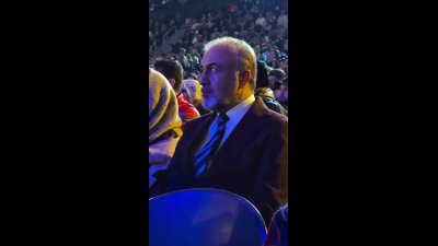 تغییر استایل رضا عطاران در کنسرت «سیاوش»؛ واکنش کاربران به کت‌وشلوار رسمی بازیگر