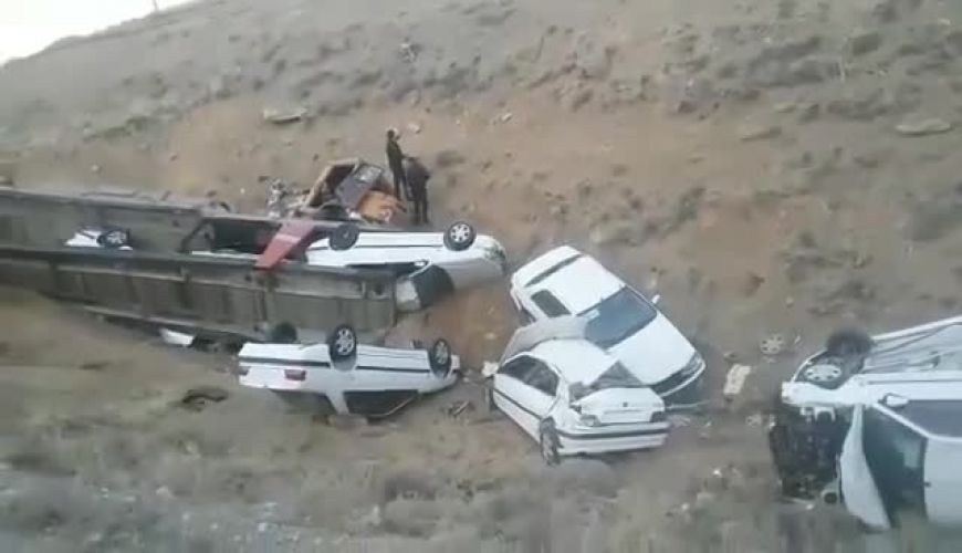 چپ کردن تریلی حامل خودروهای صفر