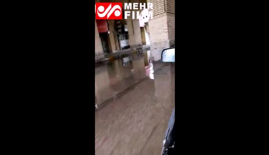 میدان تاریخی کرمان غرق شد 