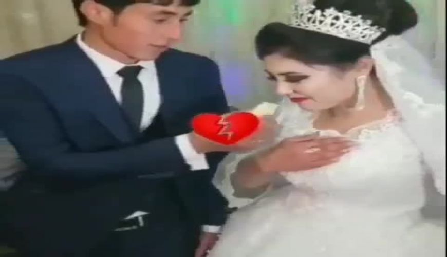 حرکت جنجالی داما زمانی که عروس کیک را در دهانش میگذارد