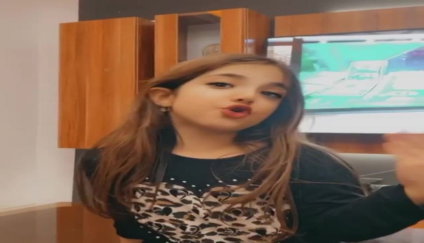 آواز خوانی دختر رضا صادقی در مورد كرونا بعد حدود چهار ماه خونه نشينى