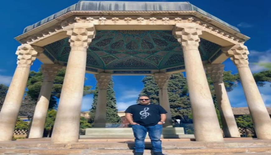 تفریح علی اوجی در حافظیه شیراز بعد از روزها نشست خانگی