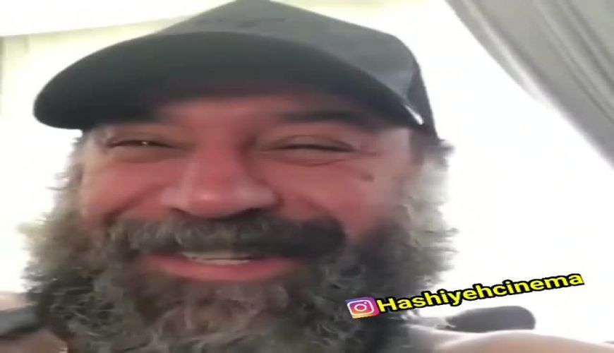 شوخی علی انصاریان با آواز خوانی عاشقانه سام درخشانی