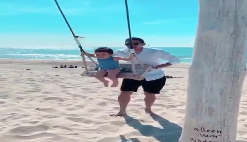 تفریحات ساحلی رضا قوچان نزاد و پسرش