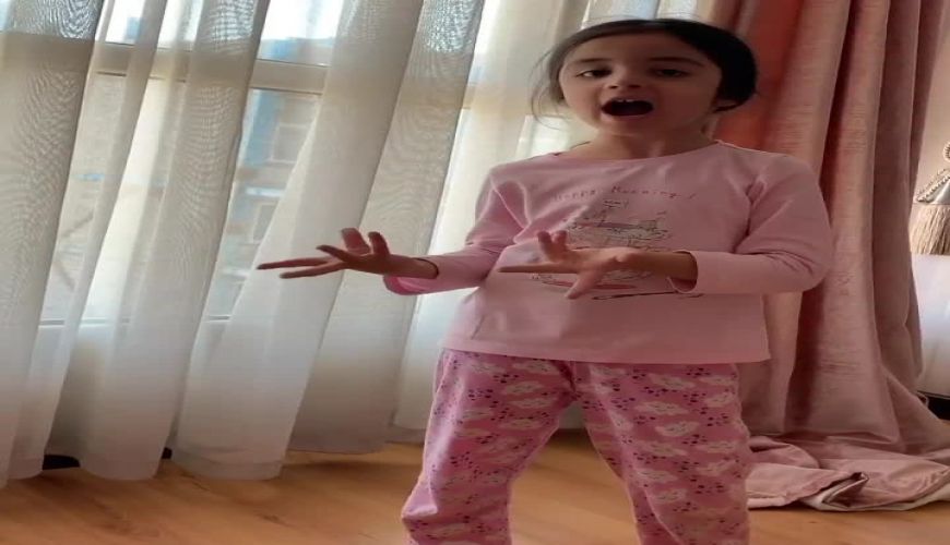 زندگی در دوران قرنطینه امیر مهدی ژوله از زبان دخترش گندم