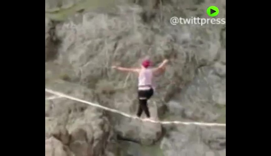 ویدئوی حیرت‌انگیز از تیم زنان بندباز در ایران