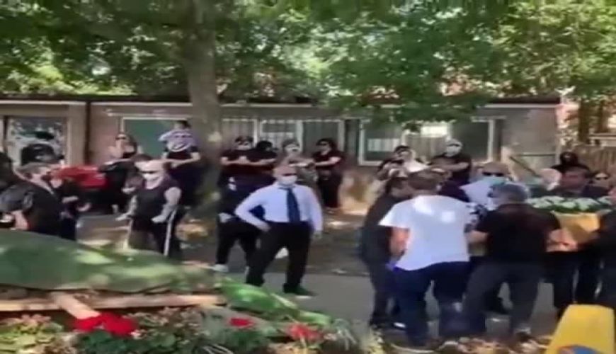 فیلم خاکسپاری مرحوم ماه چهره خلیلی در لندن