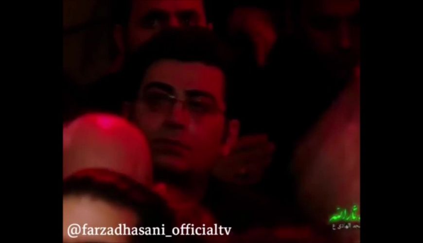 سینه زنی فرزاد حسنی مجری در تاسوعای حسینی